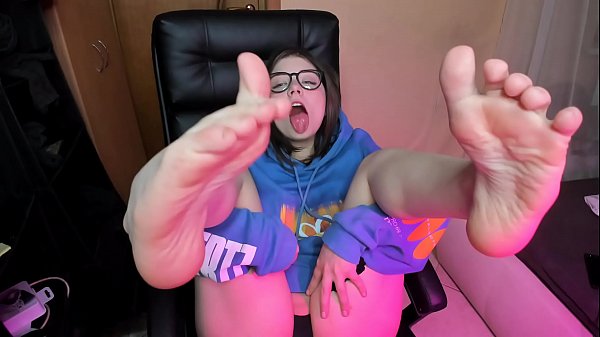 I’m trying to be quiet! (while I touch myself) pt. 2